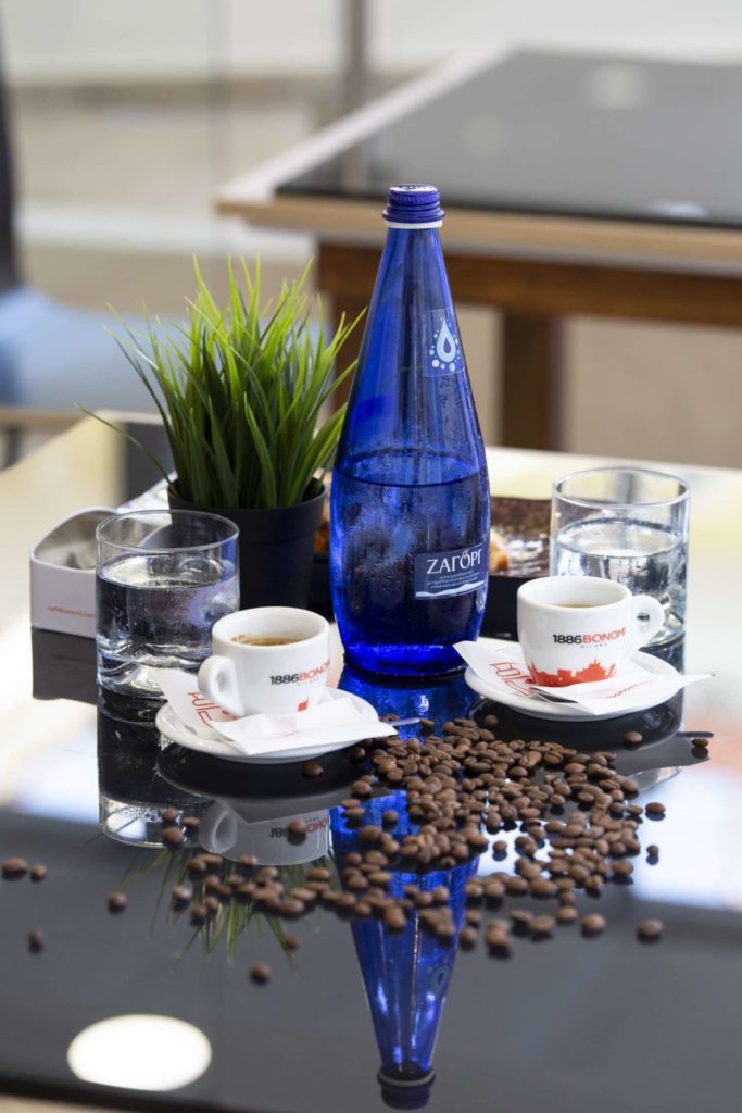bar-cafe-polyxrono-hotel-07